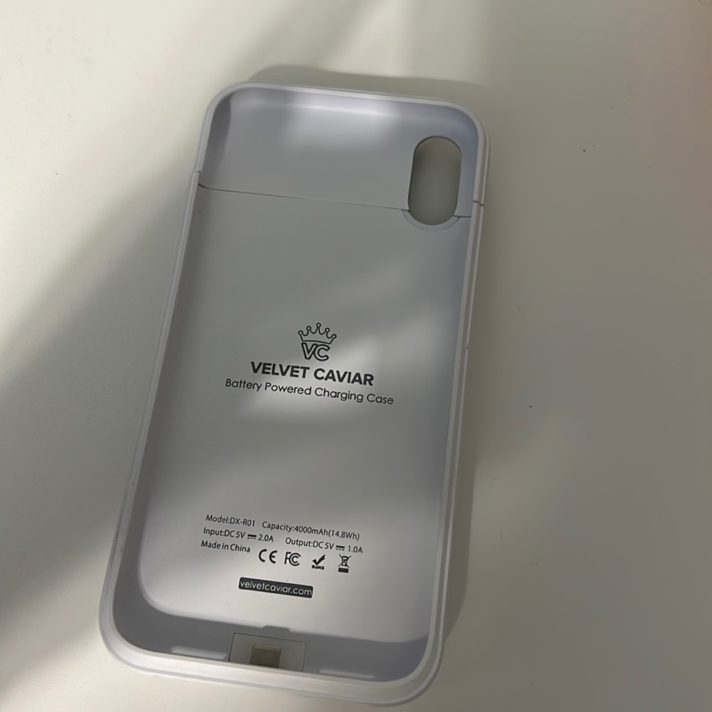 Velvet Caviar Battery Powered Charging Case